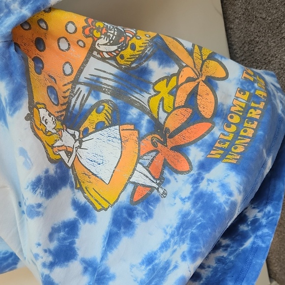 Authentic Disney Alice in Wonderland long sleeve tshirt - Picture 4 of 8